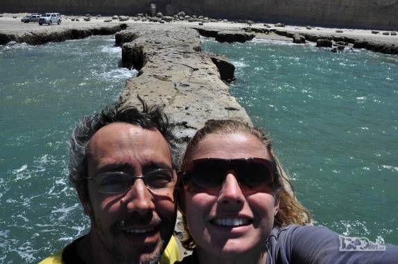 Felizes da vida no belíssimo e selvagem litoral sul da Península Valdés, na Argentina